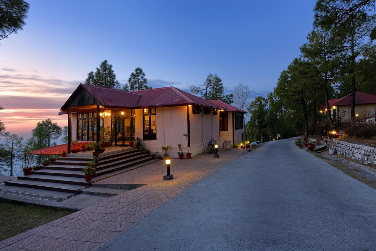 Arcadian Blue Pines Hotel Murree Buitenkant foto