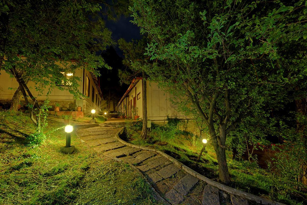Arcadian Blue Pines Hotel Murree Buitenkant foto
