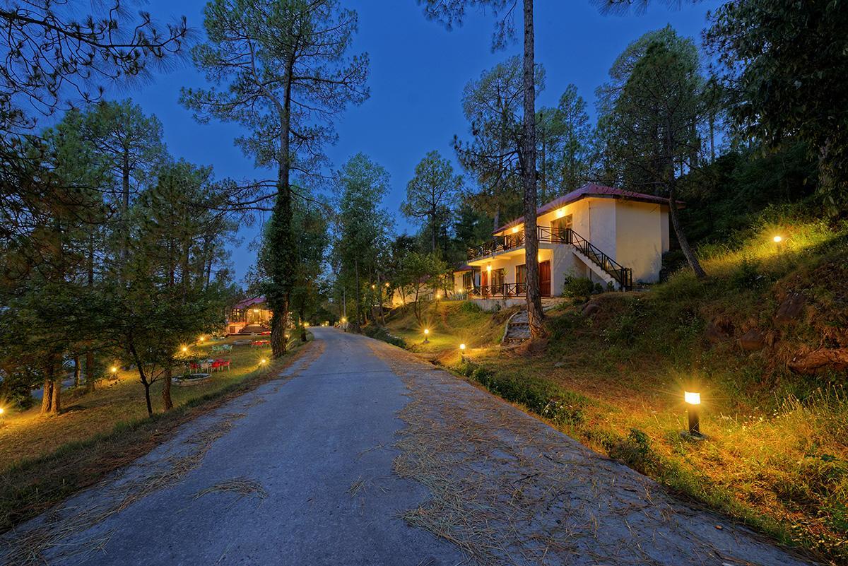 Arcadian Blue Pines Hotel Murree Buitenkant foto